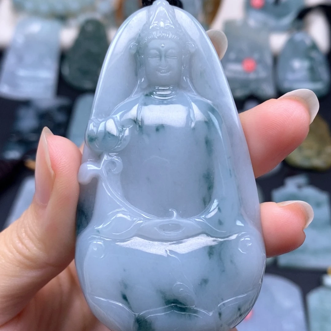 E***K翡翠未镶嵌颈饰素衣