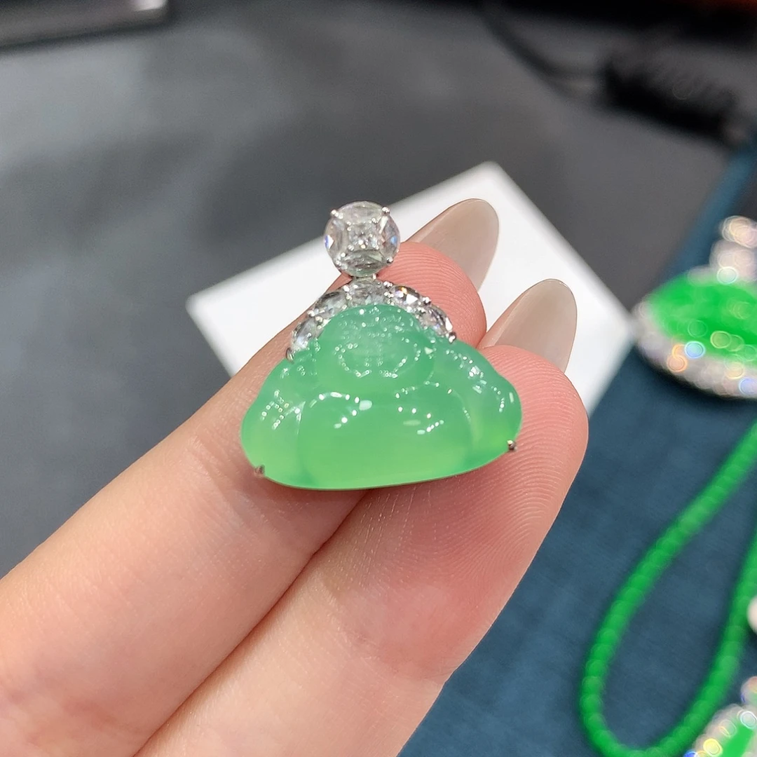 翡翠18K金镶嵌颈饰木那正冰甜绿佛公 48小时鉴赏期