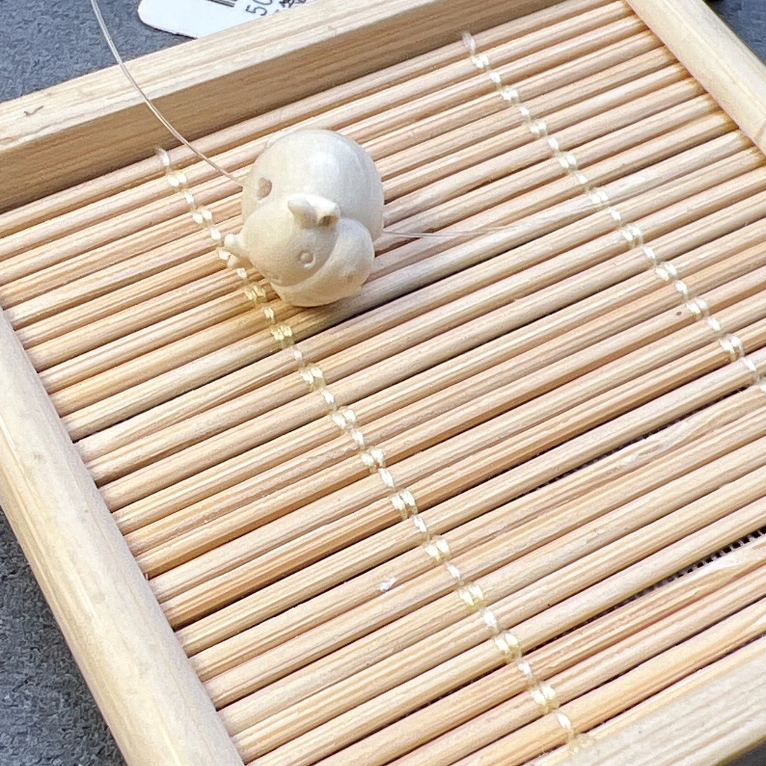 猛犸牙小牛雕刻件