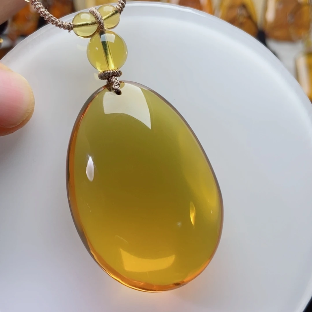 裸石蓝珀未镶嵌遇**缘