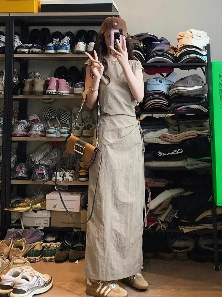 今年流行爆款法式无袖连衣裙子女装2025新款夏季显瘦工装长裙套装