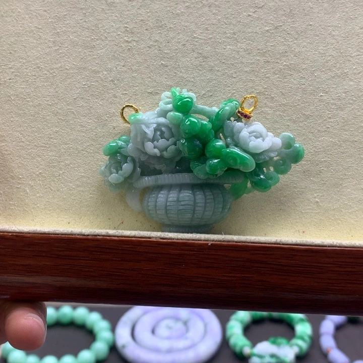 翡翠吊坠(不含链)未镶嵌