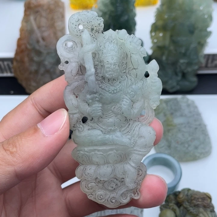 未镶嵌定制翡翠三头六臂不动明王