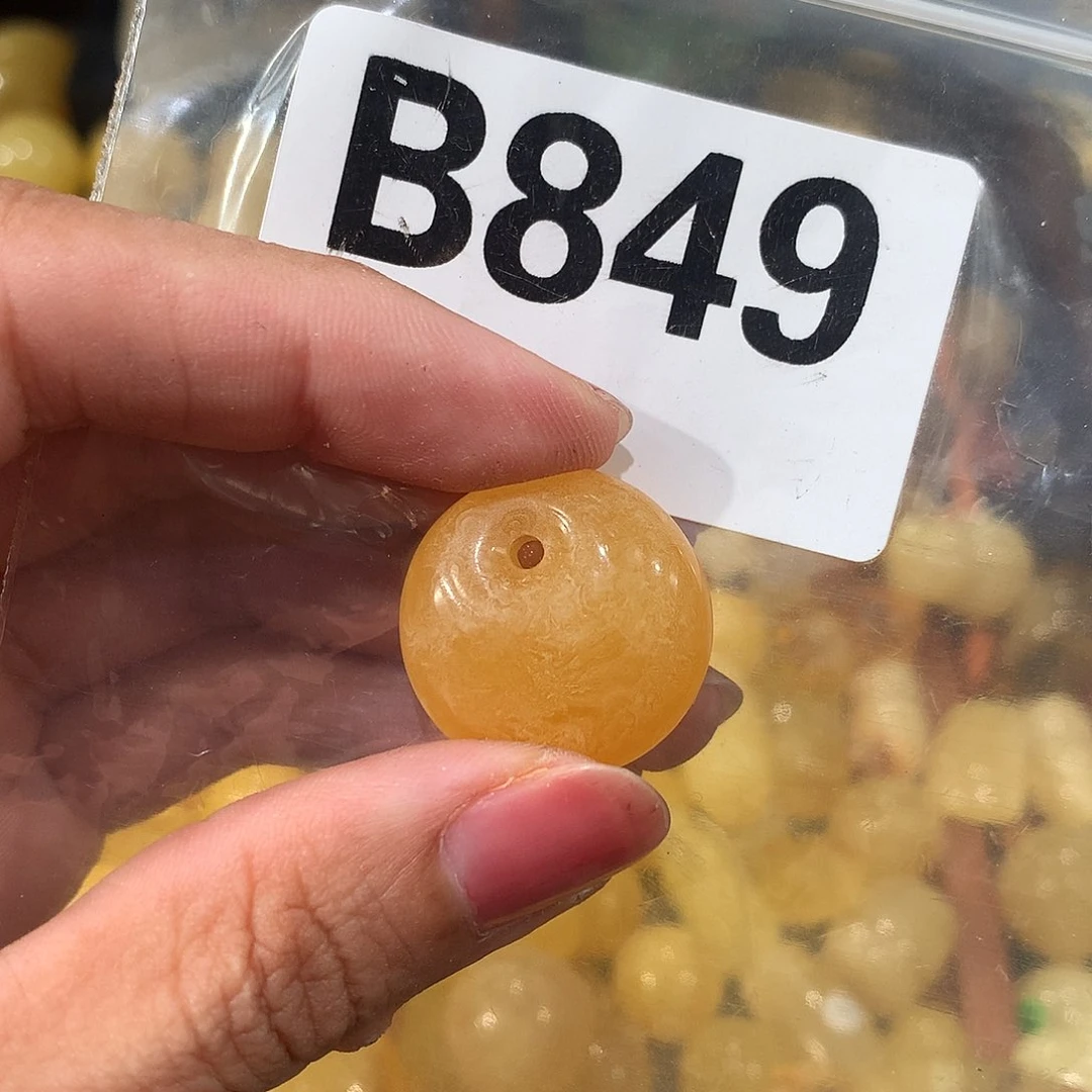 未镶嵌琥珀珠宝奇石