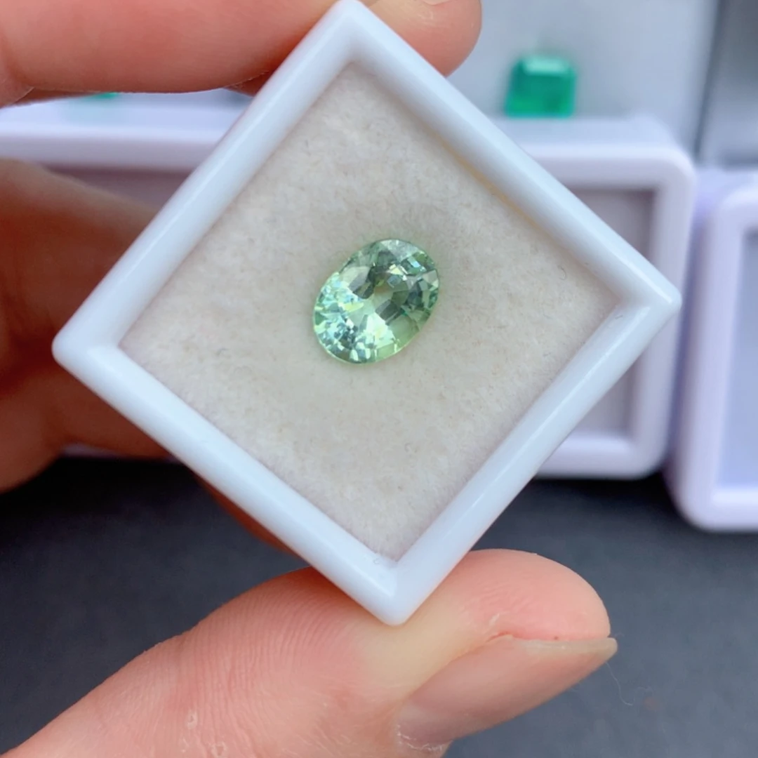 2.09克拉裸石未镶嵌绿色碧玺