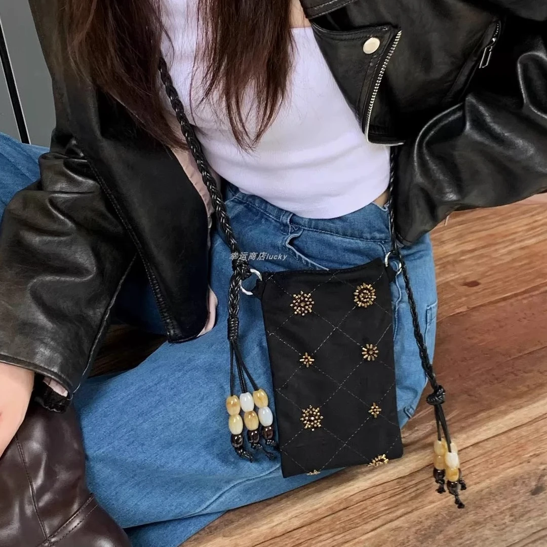 2025秋季新款时尚百搭小方包民族风皮绳钉珠刺绣小包单肩斜挎包包