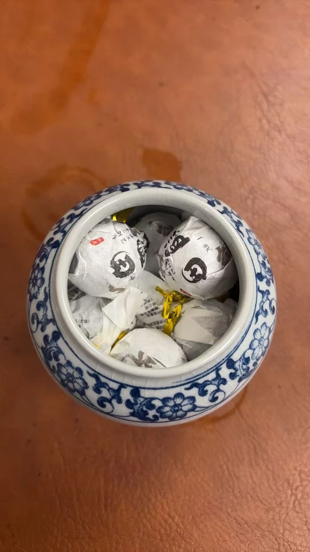 【滥田一类龙珠】2025年云南普洱茶生茶手工龙珠