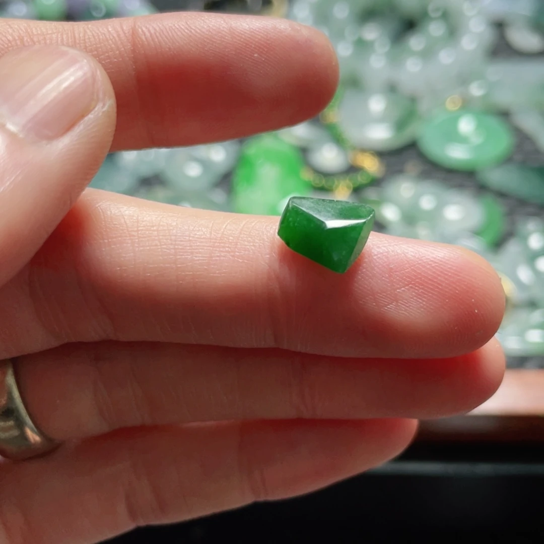 定制翡翠未镶嵌翡翠