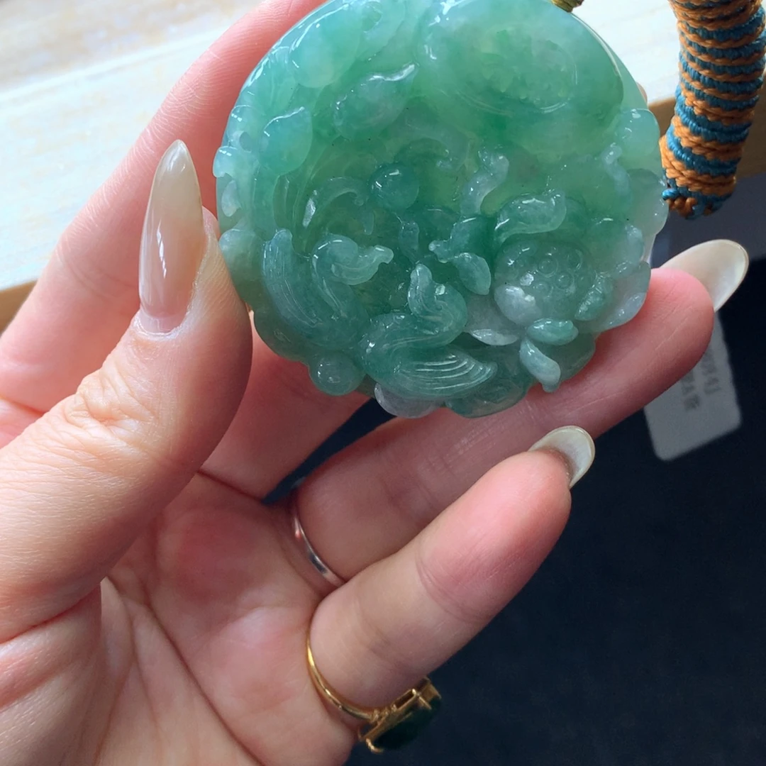 黑****翡翠未镶嵌颈饰吊坠