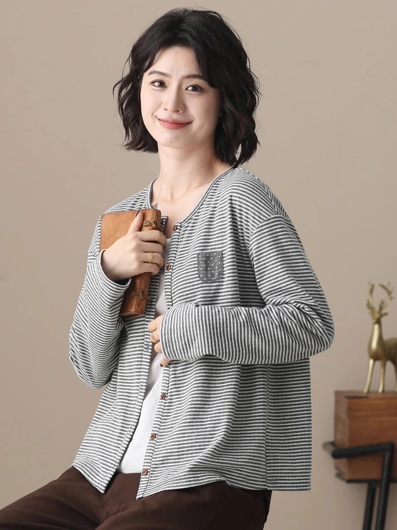 左耳左岸 文艺条纹短外套女 2025秋装新款日系简约长袖宽松开衫