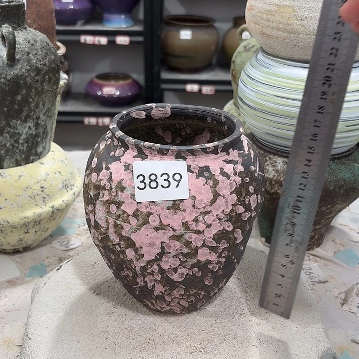 摆件高17.5，口9.5，有孔3839