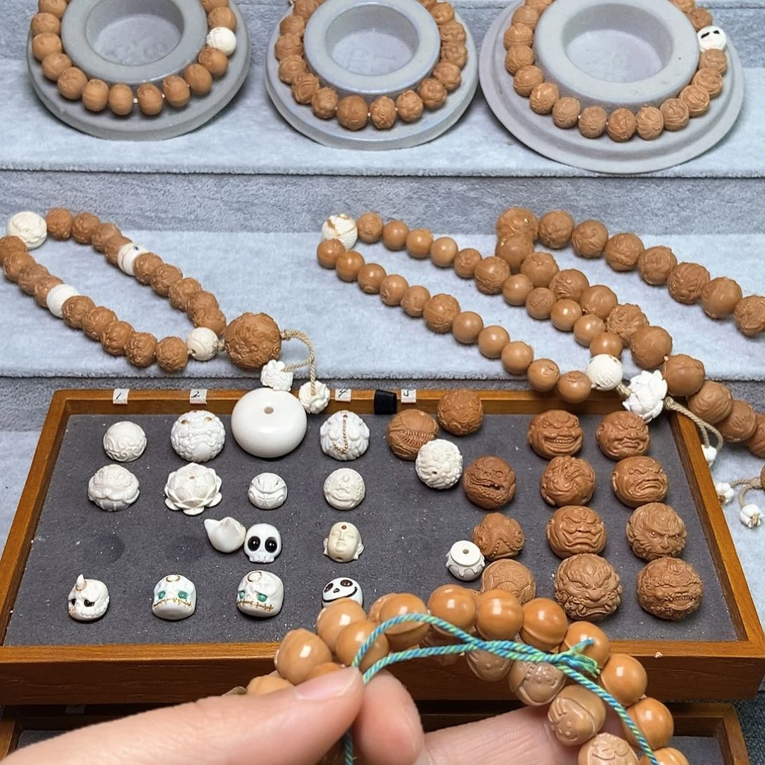 猴头核桃吊坠?****?鲨鱼手持加扎基猛犸镶嵌