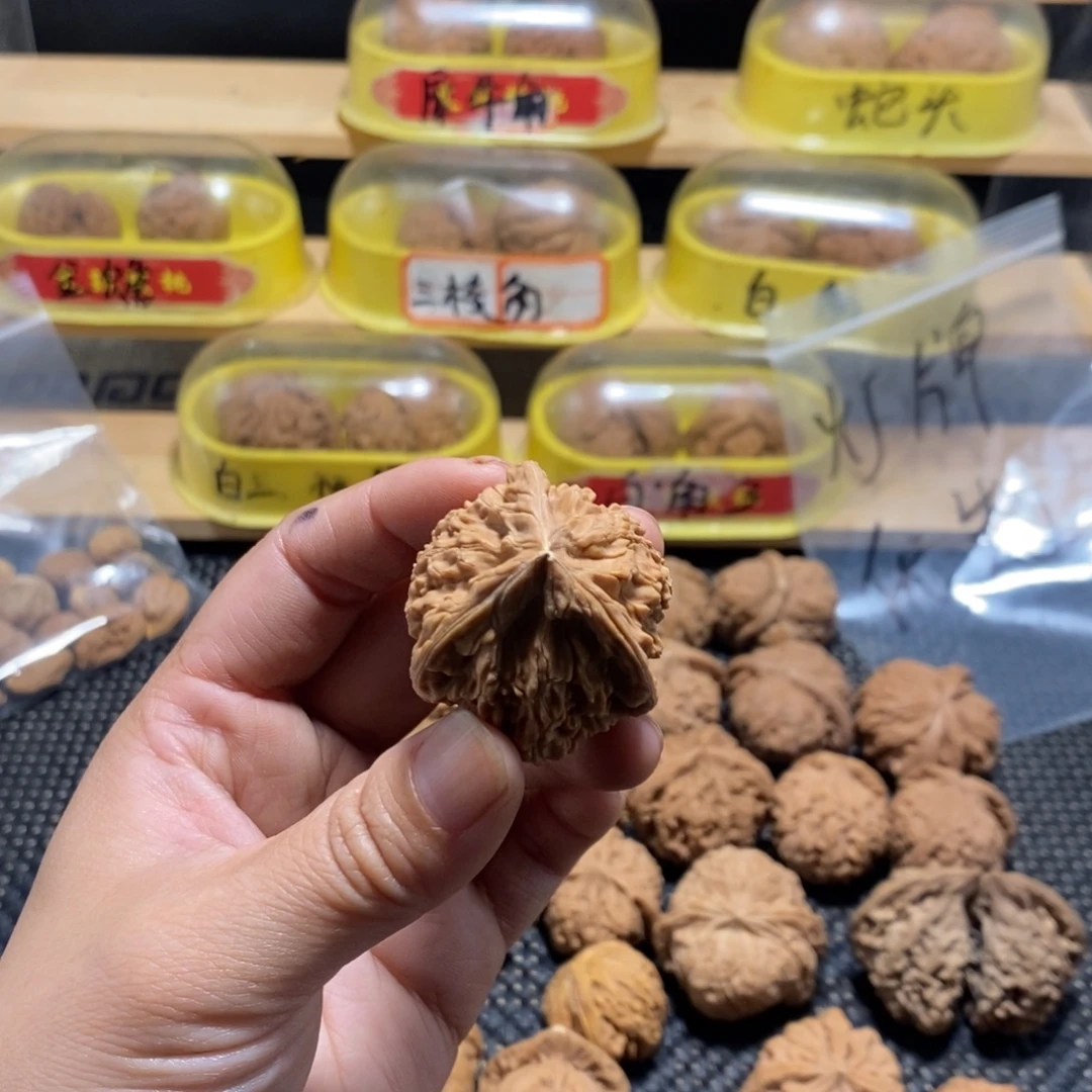 挪***林吊坠文玩核桃核桃异形