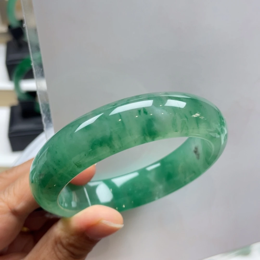 未镶嵌手镯石英质玉