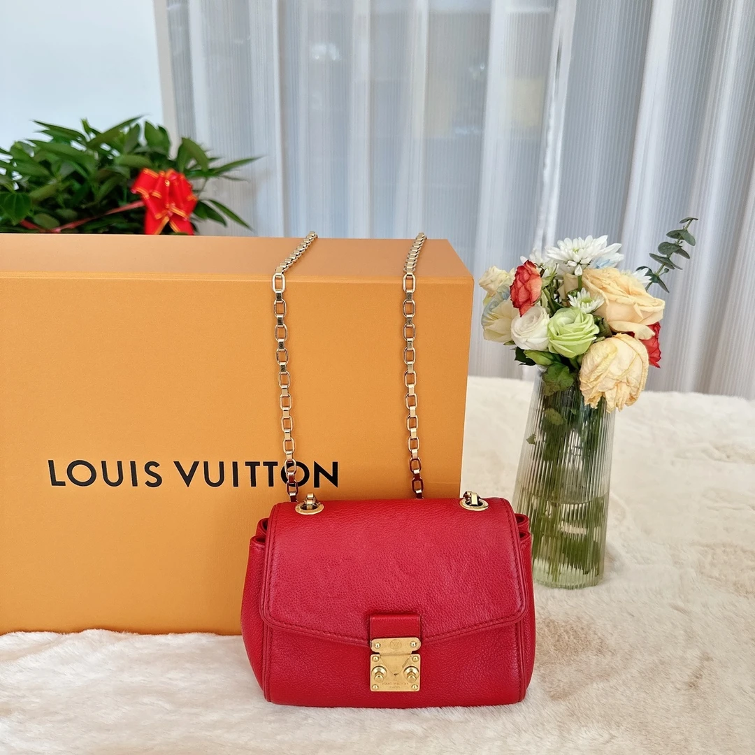 95新 LouisVuitton/路易威登 路易威登/红色翻盖链条斜挎包/A317