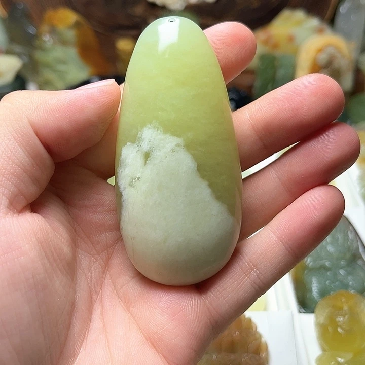 未镶嵌蛇纹石玉颈饰