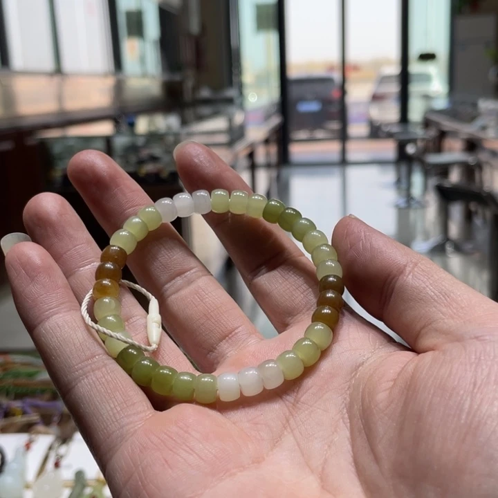 和田玉未镶嵌手串