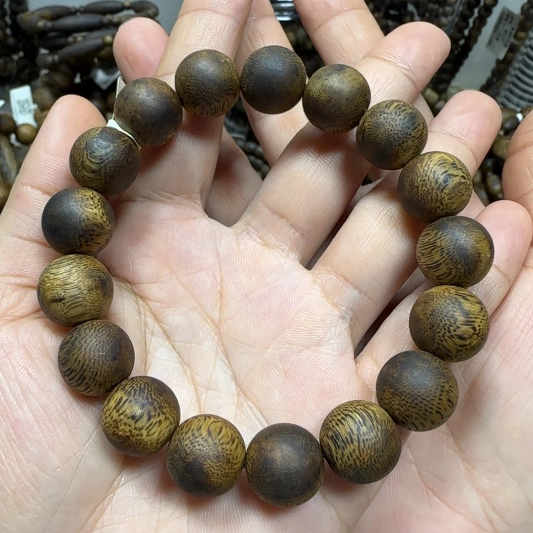 沉香手串莺歌绿多样性发货一条卡13-15克