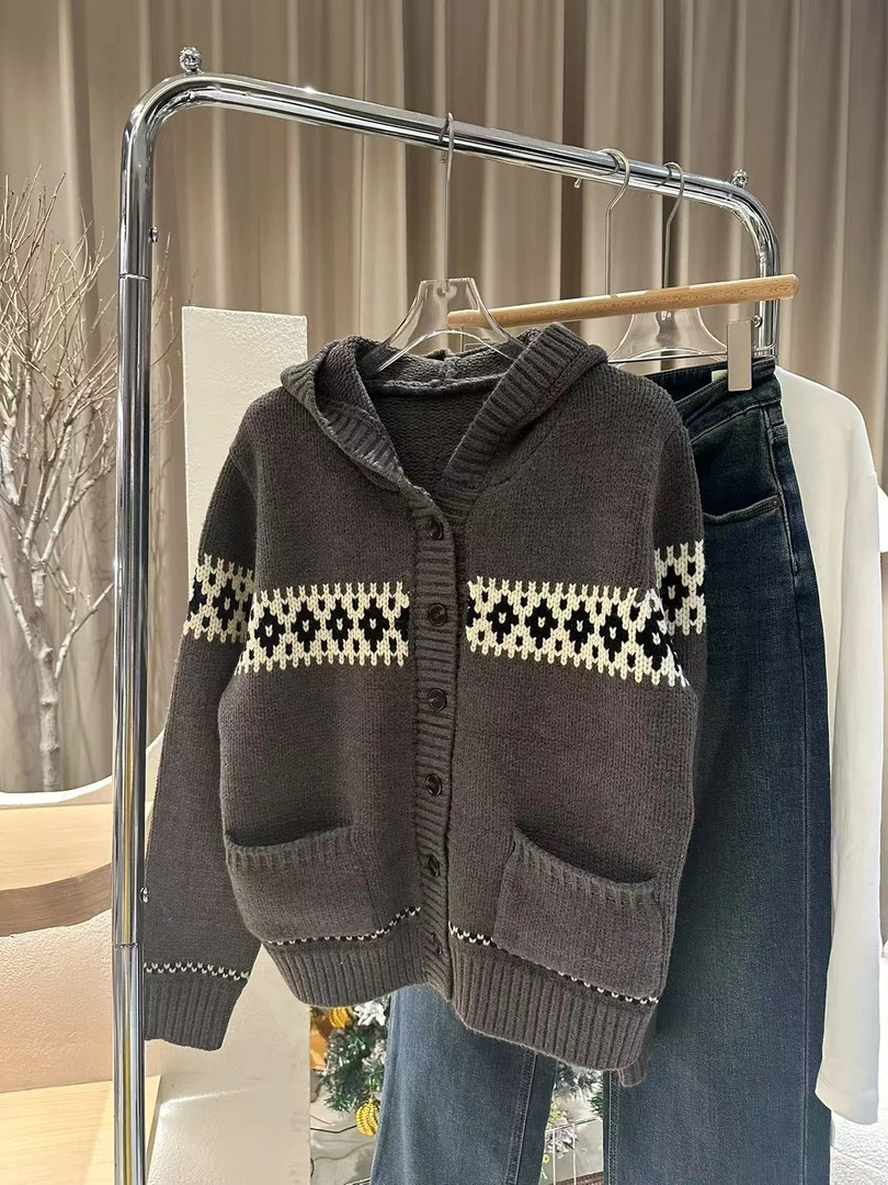 AXIN【年终福利 只出不进】介意勿拍 开衫连帽毛衣  1331