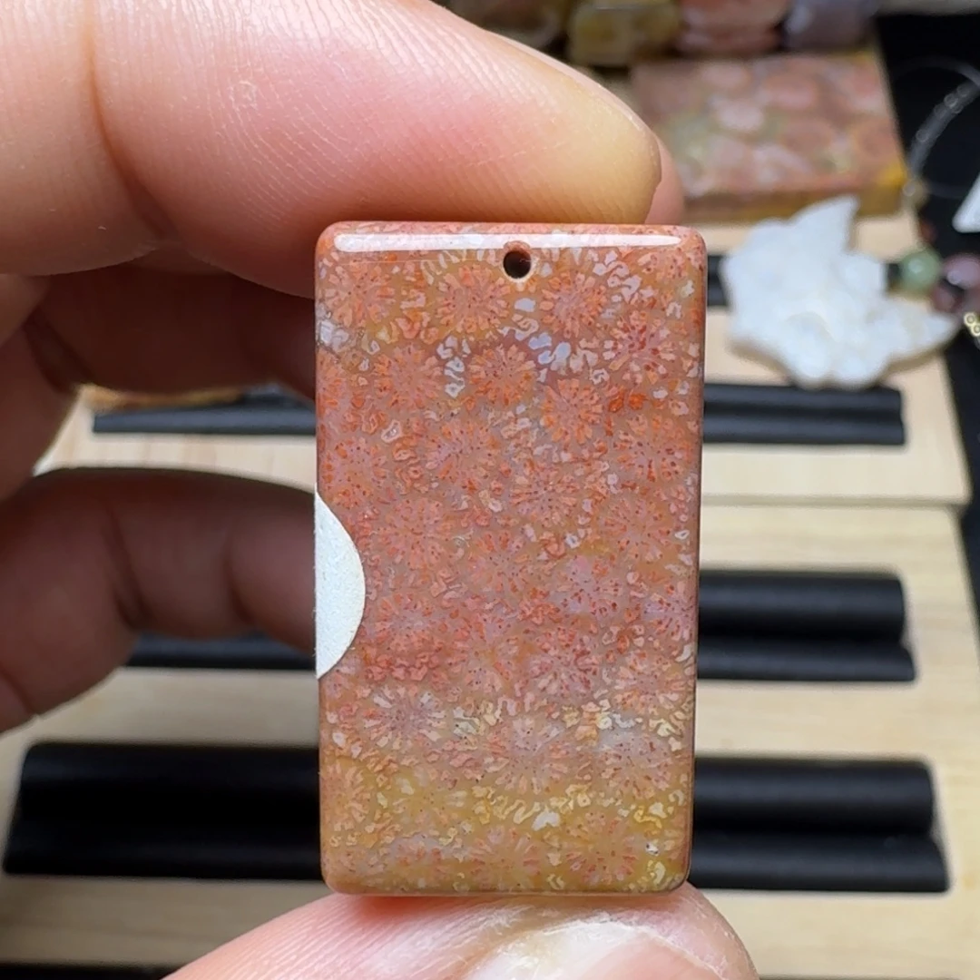 未镶嵌纯天然色有机玉石保真色硅化玉