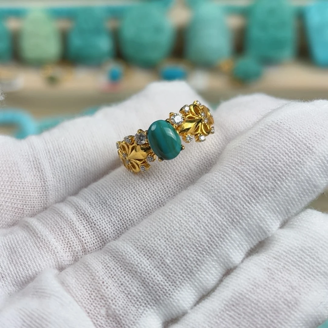 18K金镶嵌绿松石戒指