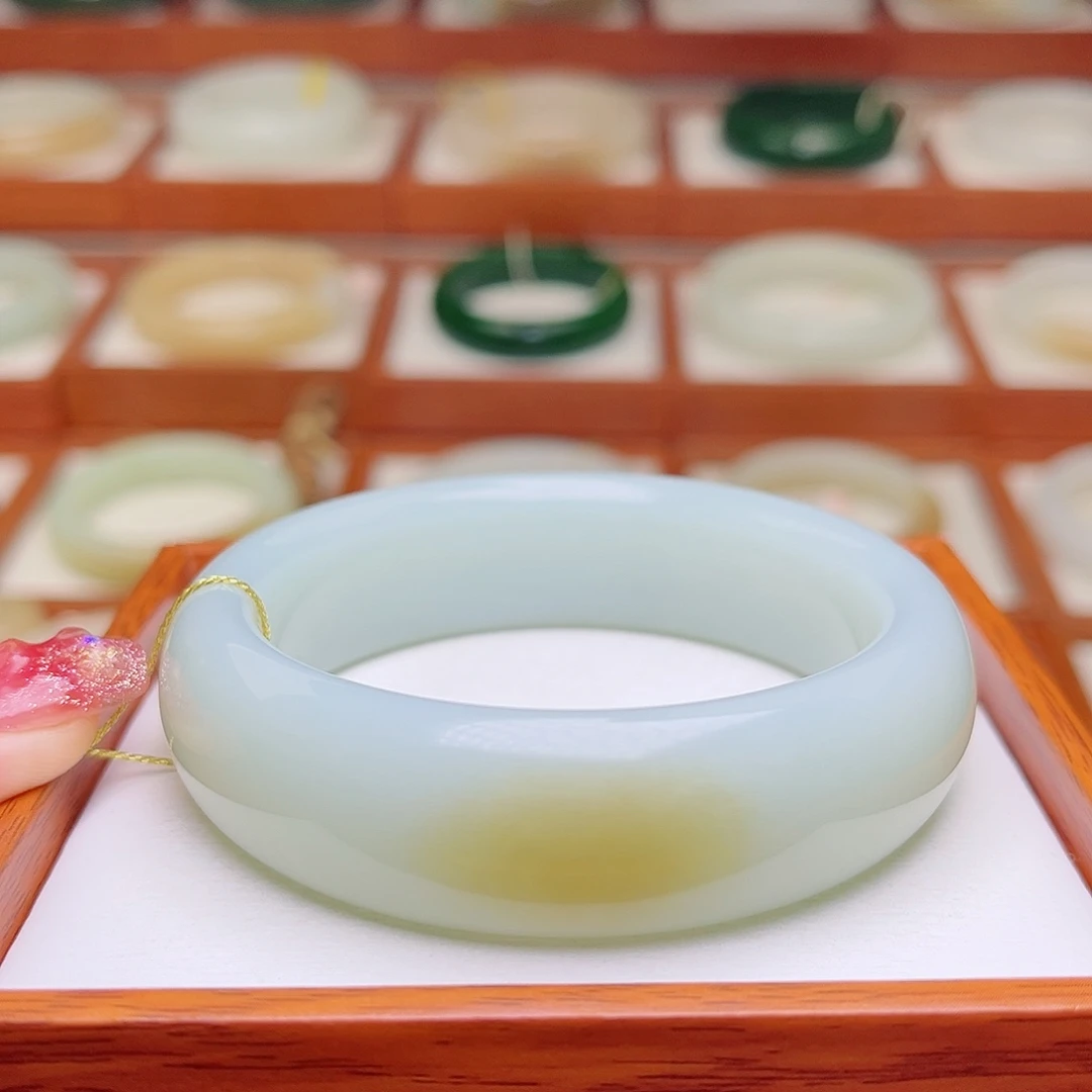 和田玉手镯未镶嵌58