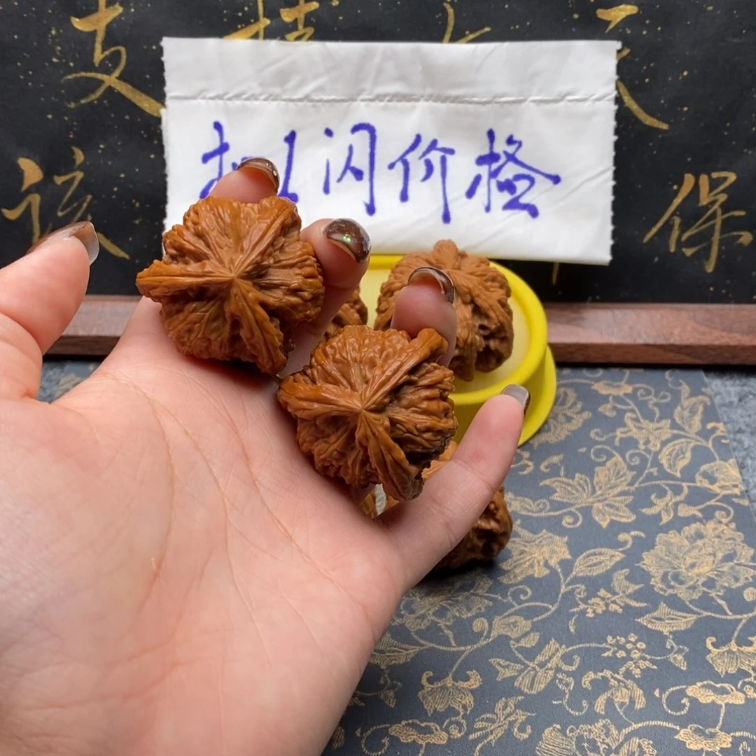 吊坠文玩核桃老*白狮子