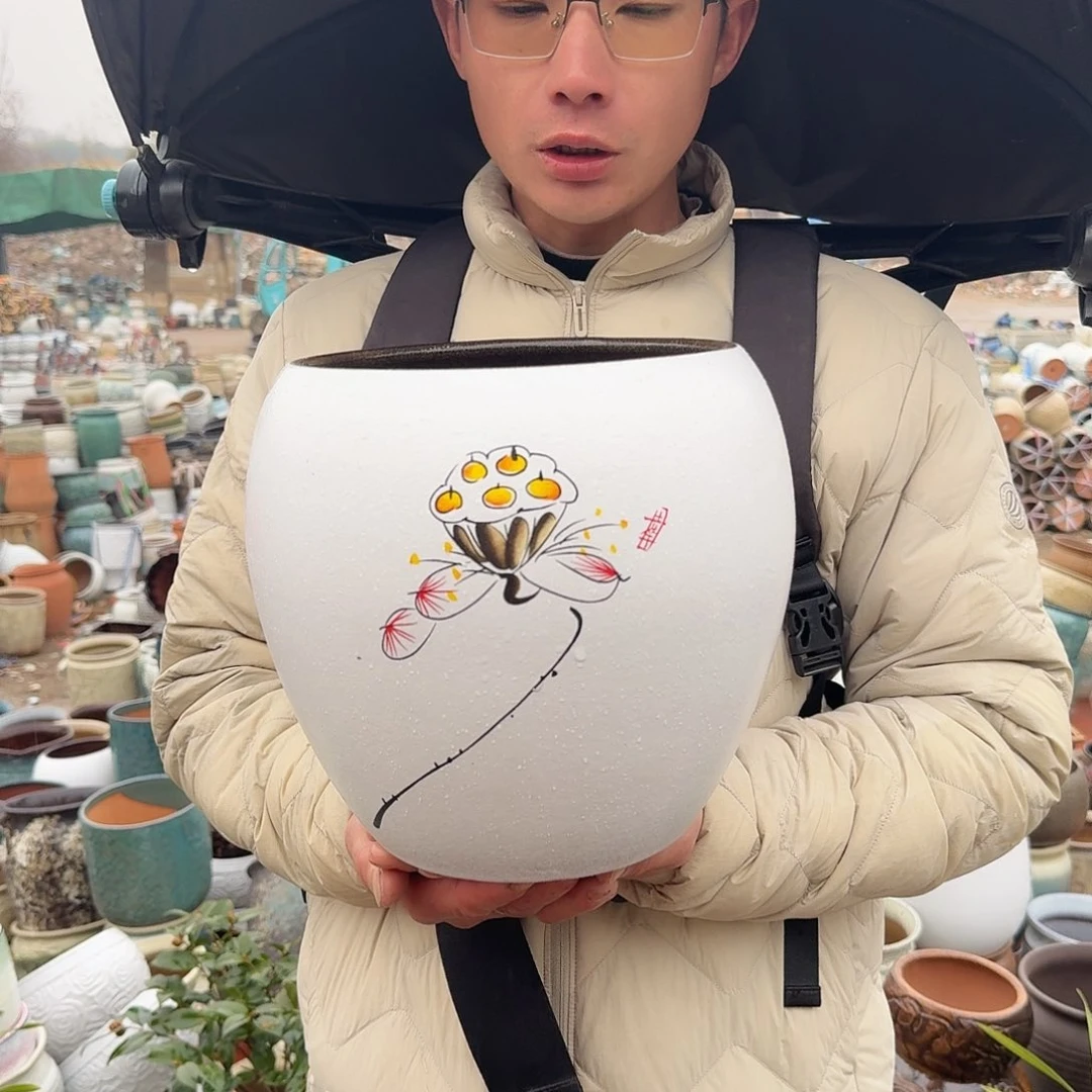 紫砂花盆口21高23（一个蛋壳白色莲花手绘