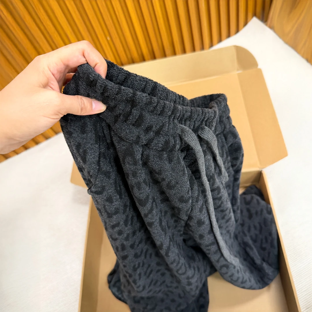 加绒加厚豹纹休闲阔腿裤女秋冬新款大码胖mm宽松显瘦慵懒直筒裤子