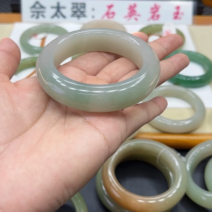 未镶嵌手镯石英质玉D***感