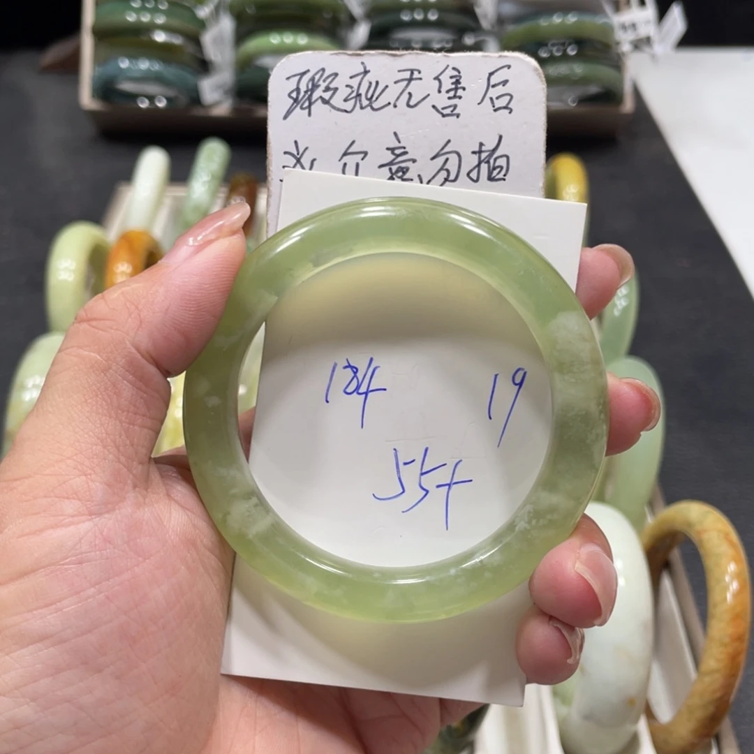 未镶嵌蛇纹石玉手镯