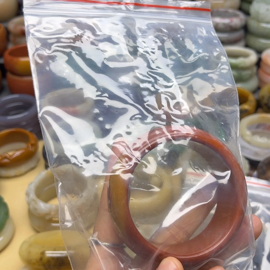 石英质玉手镯未镶嵌方***洞