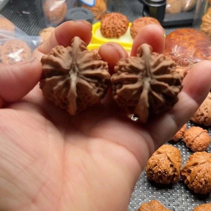 海***林桃核把件特价核桃