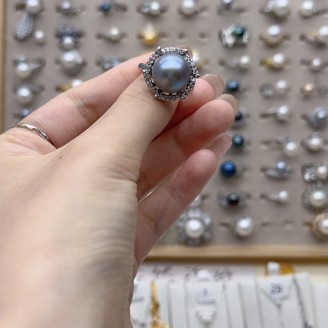 ****白淡水珍珠合金戒指