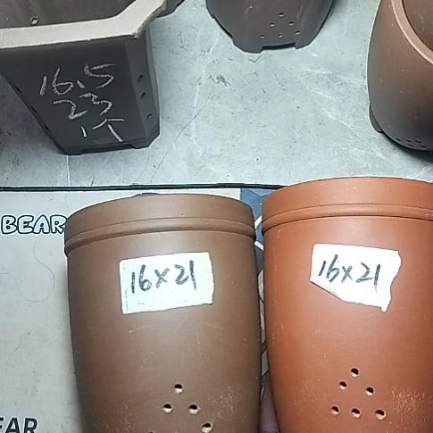 红泥紫泥三线两个花盆