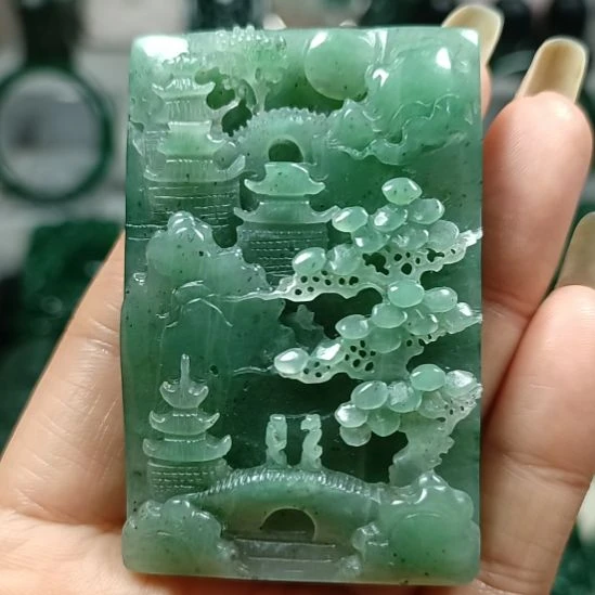 独山玉未镶嵌山水挂件