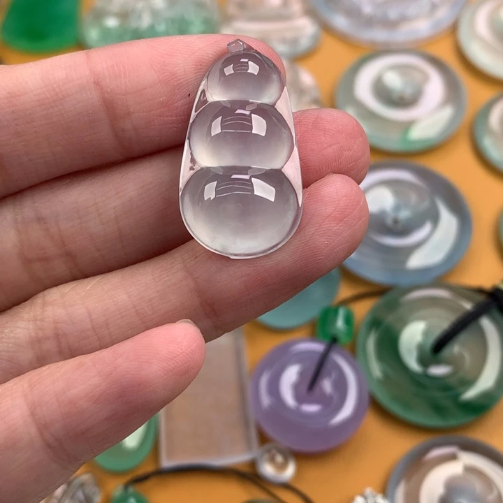 颈饰未镶嵌翡翠….