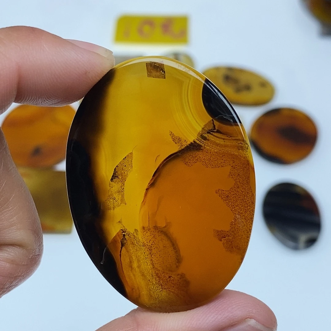 俺***下玛瑙/玉髓未镶嵌珠宝半成品