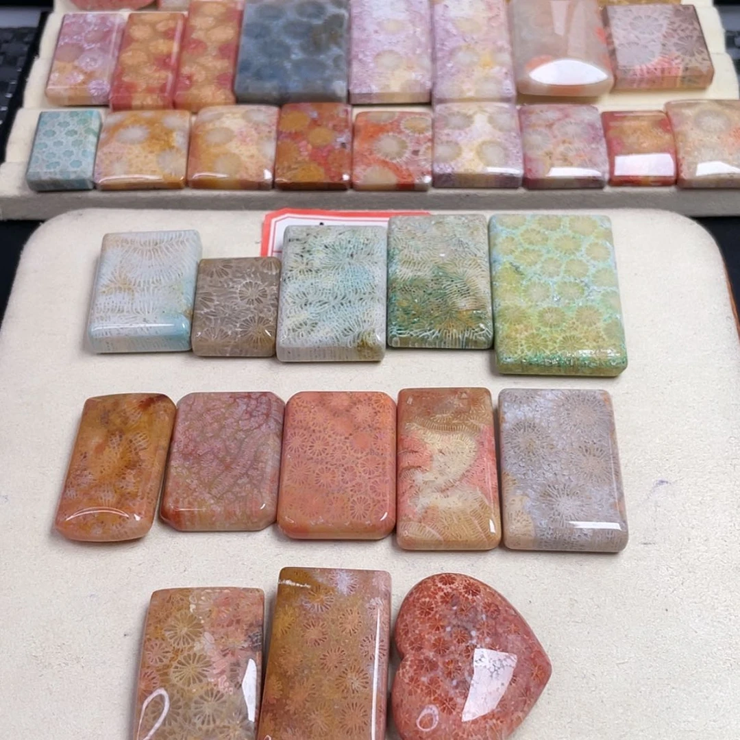 【闪购商品】未镶嵌吊坠(赠链)硅化玉鱼*