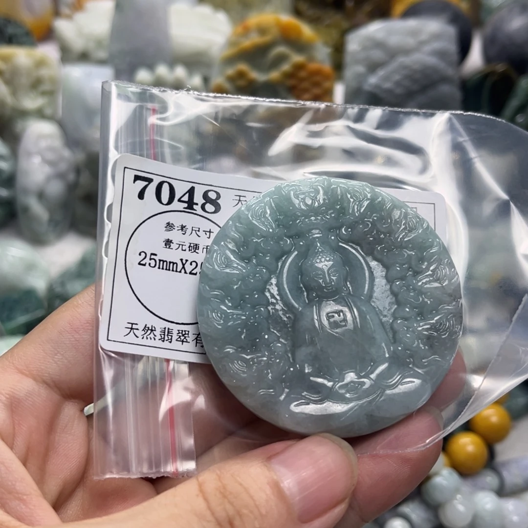 翡翠未镶嵌颈饰7048瑕疵