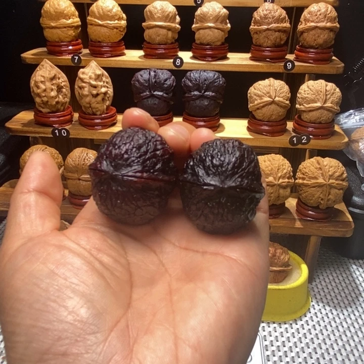 文玩核桃把件地闷金丝绣球6