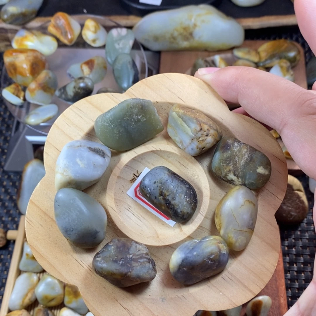和田玉（糖玉）未镶嵌挂件