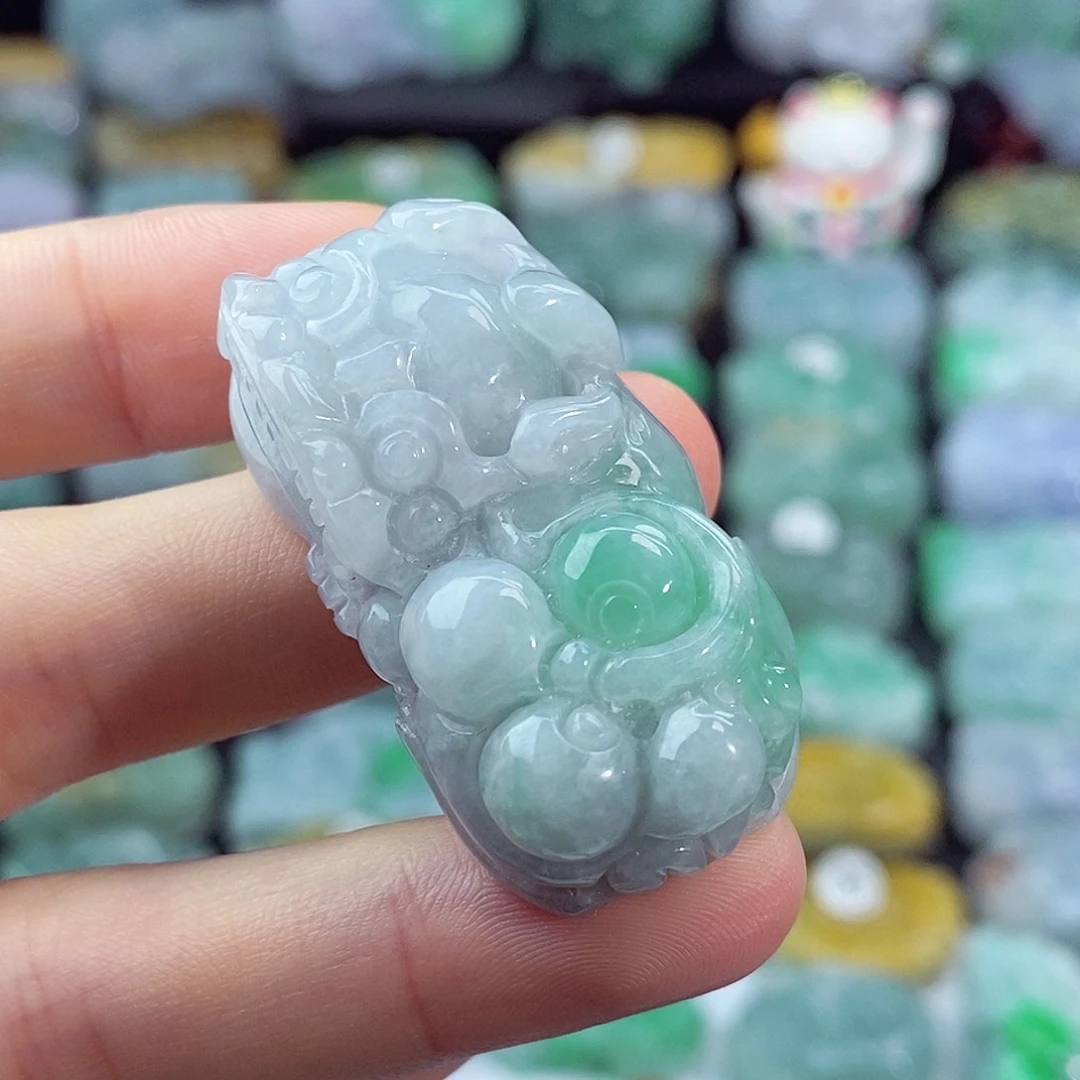 颈饰未镶嵌翡翠天然