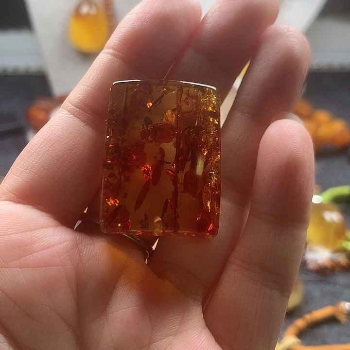 未镶嵌琥珀裸石花珀