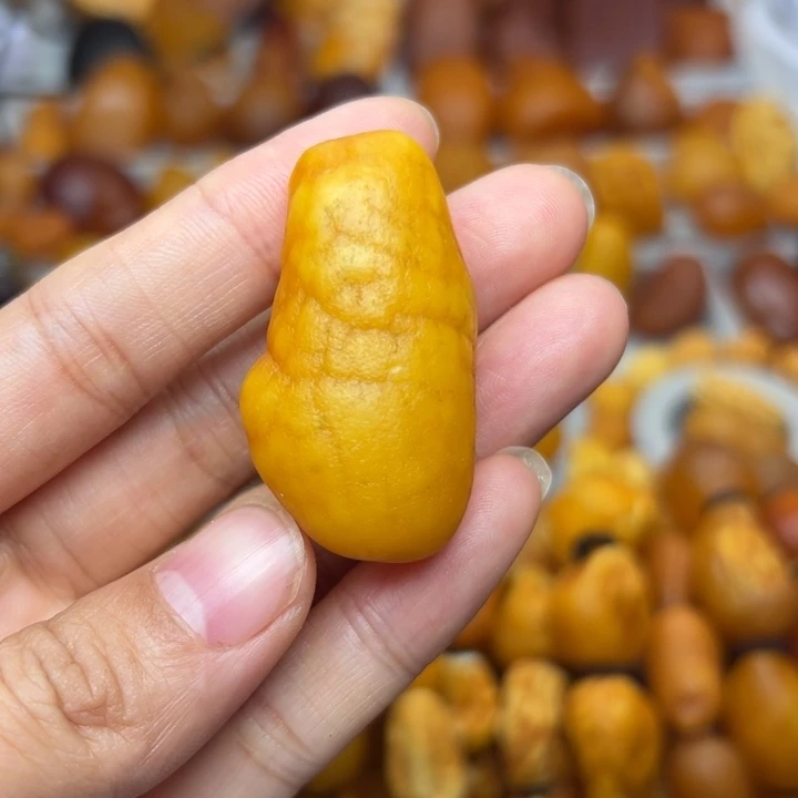 琥珀未镶嵌裸石天然蜜蜡