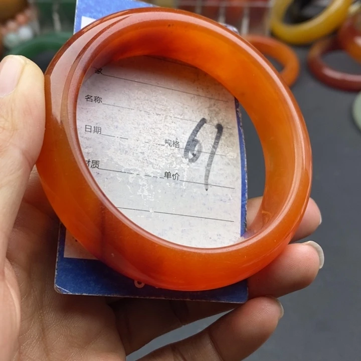 未镶嵌手镯石英质玉