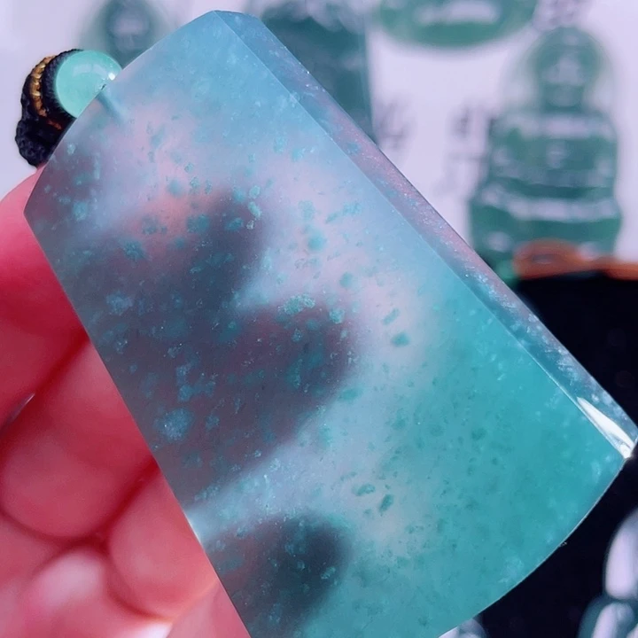 翡翠未镶嵌颈饰9999999999