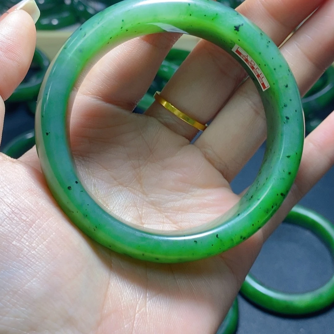 清***阳和田玉（碧玉）未镶嵌手链