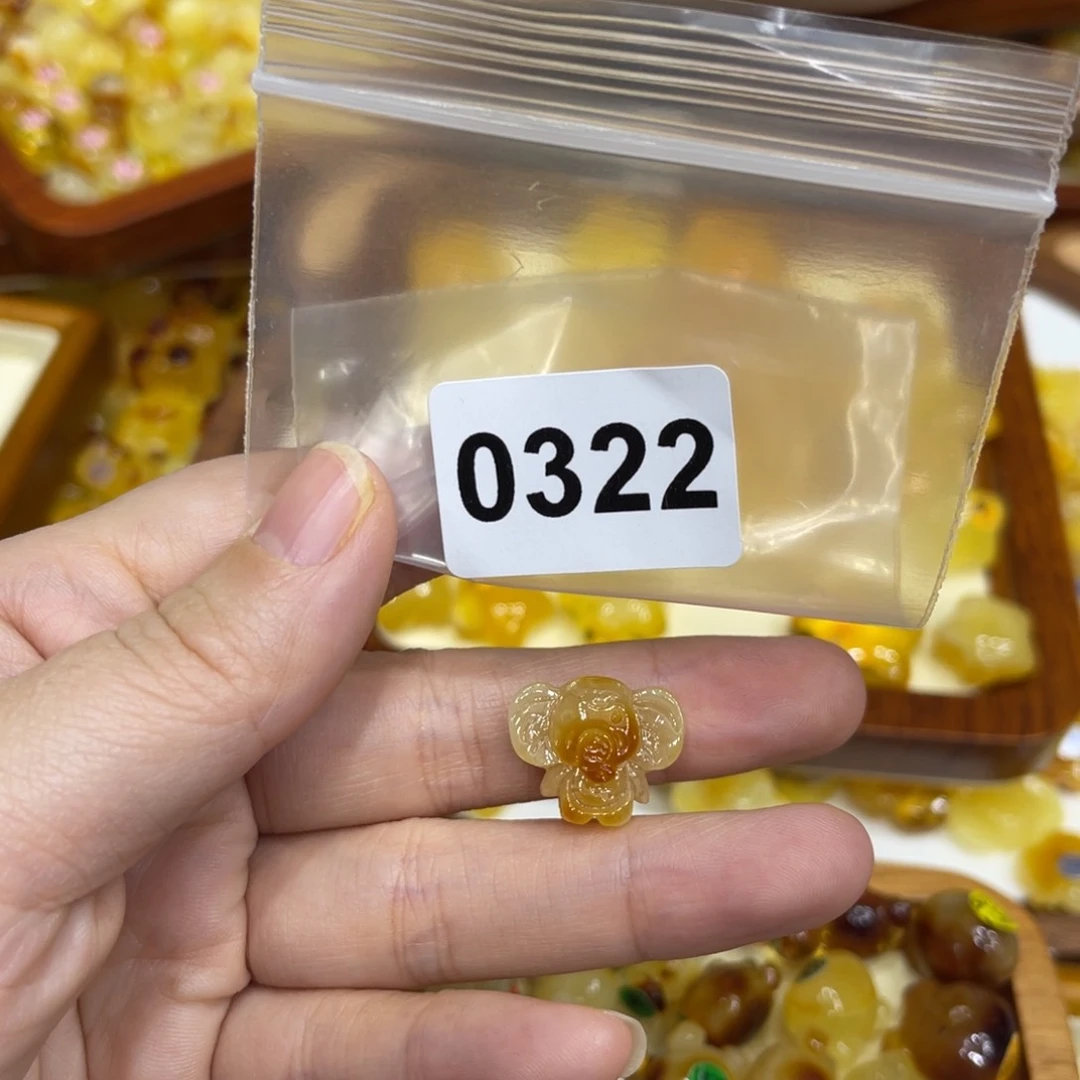 琥珀珠宝奇石未镶嵌