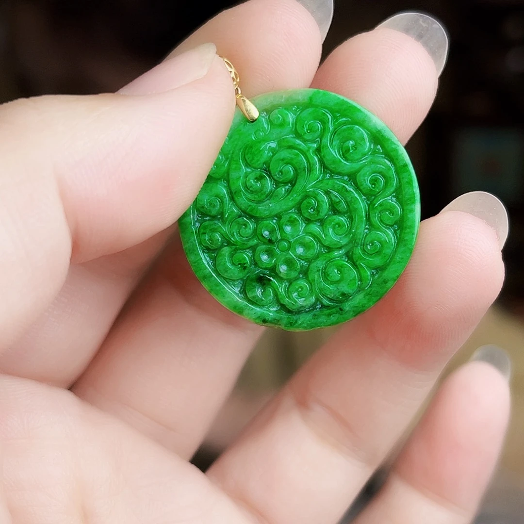 翡翠18K金镶嵌颈饰吊坠